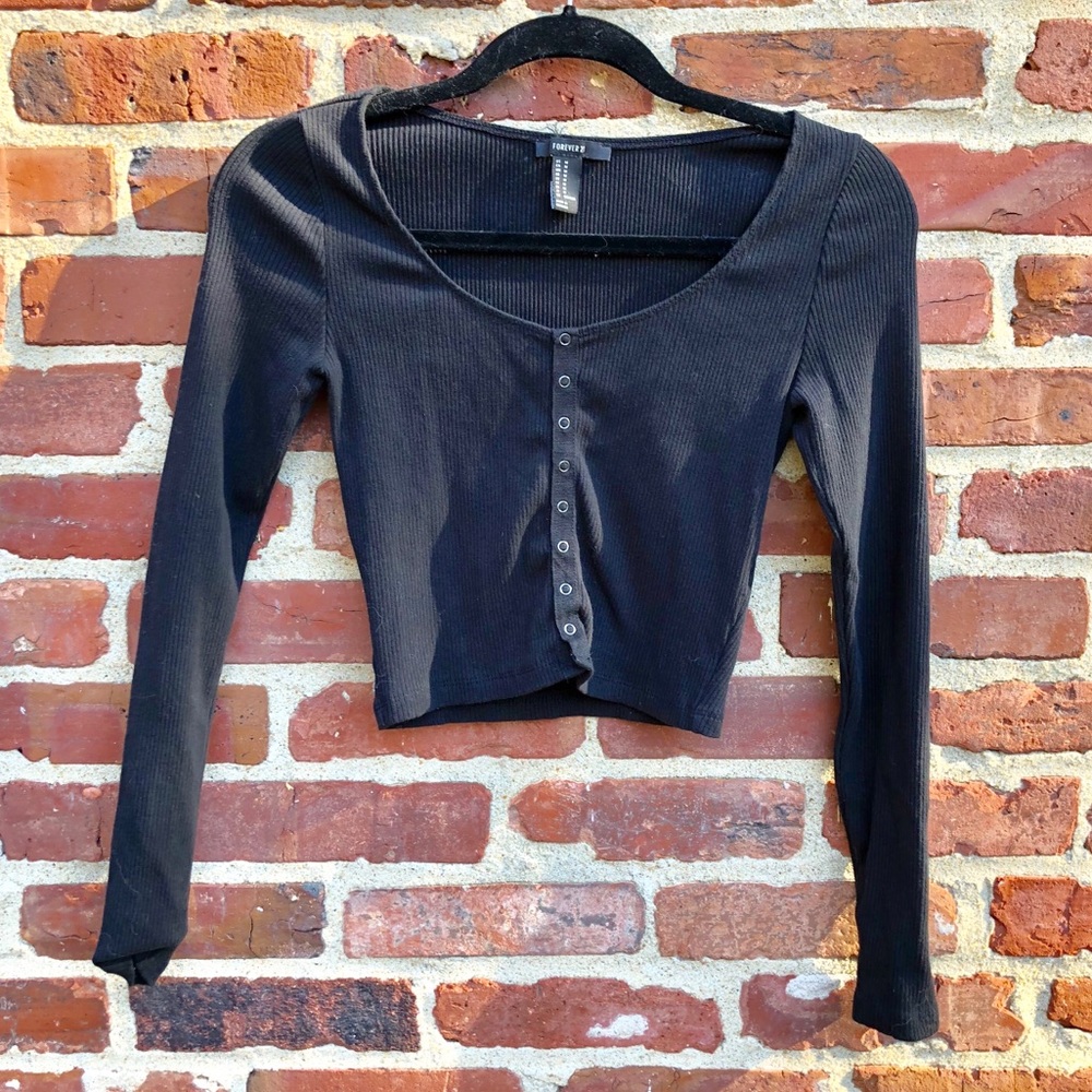 Forever 21 Black long sleeve crop top button